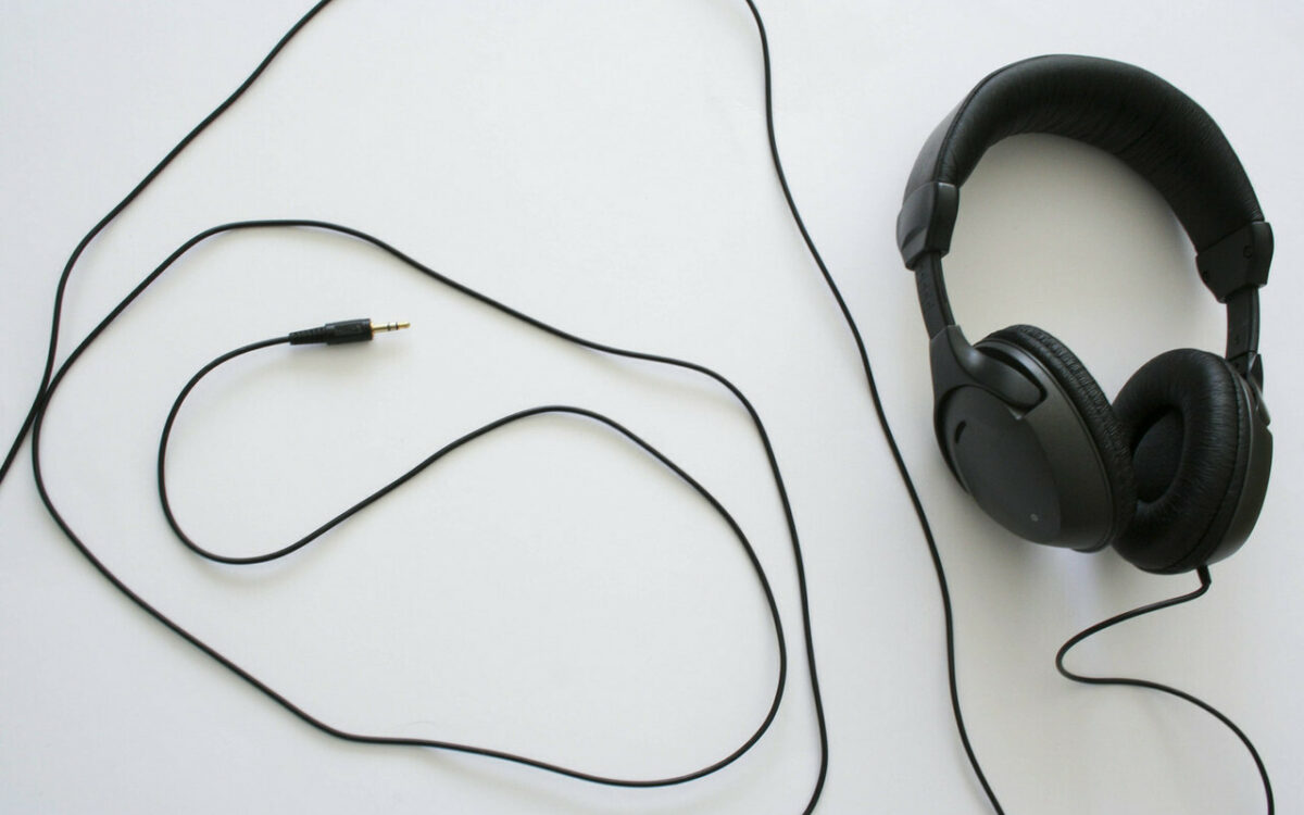 1478859739headphones 1478859739headphones